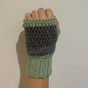 Women's Grey and Green Gloves